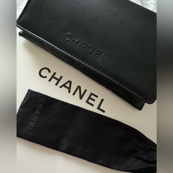 LIKE NEW🖤 CHANEL QUILTED LEATHER BLACK SUNGLASSES CASE - Picture 6 of 11